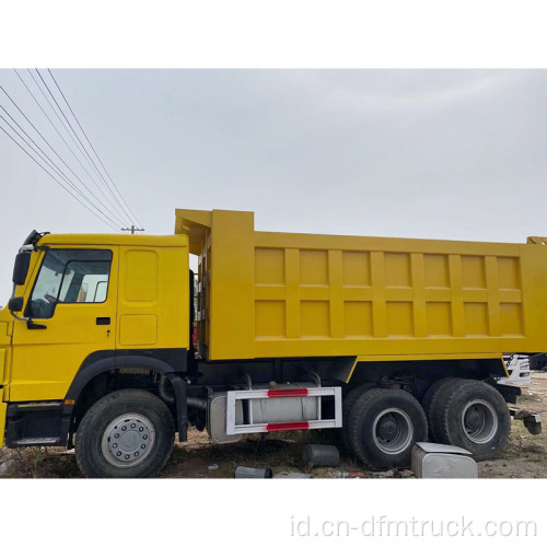 Tangan kedua Howo 375hp 6x4 digunakan truk dump